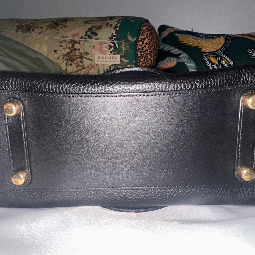 Coach Swagger Purse - Picture 4 of 9